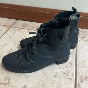 Riding paddock boots